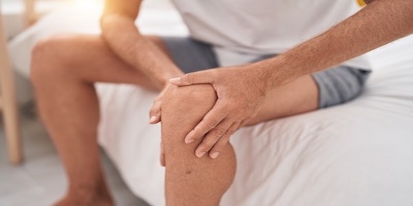 Zachte kniebrace vermindert pijn bij artrosepatiënten
